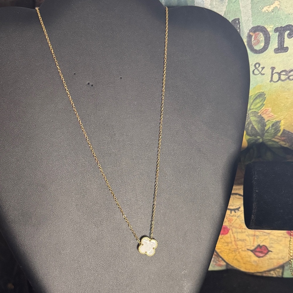 White Clover Necklace - Picture 2 of 5